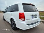 Dodge Grand Caravan - 11