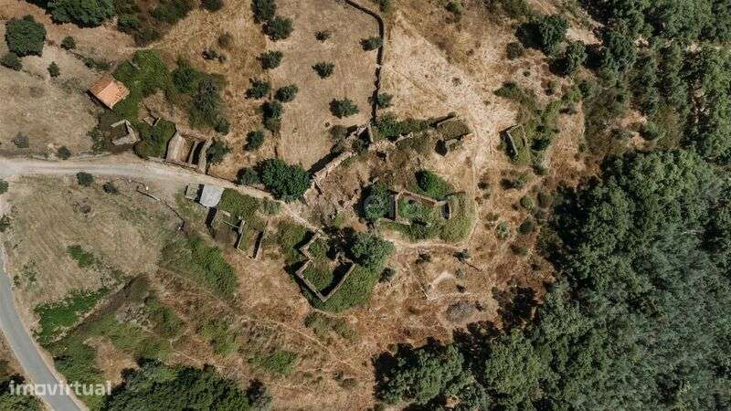 Moradia Rústica T1 / Fundão, Telhado - Grande imagem: 4/4