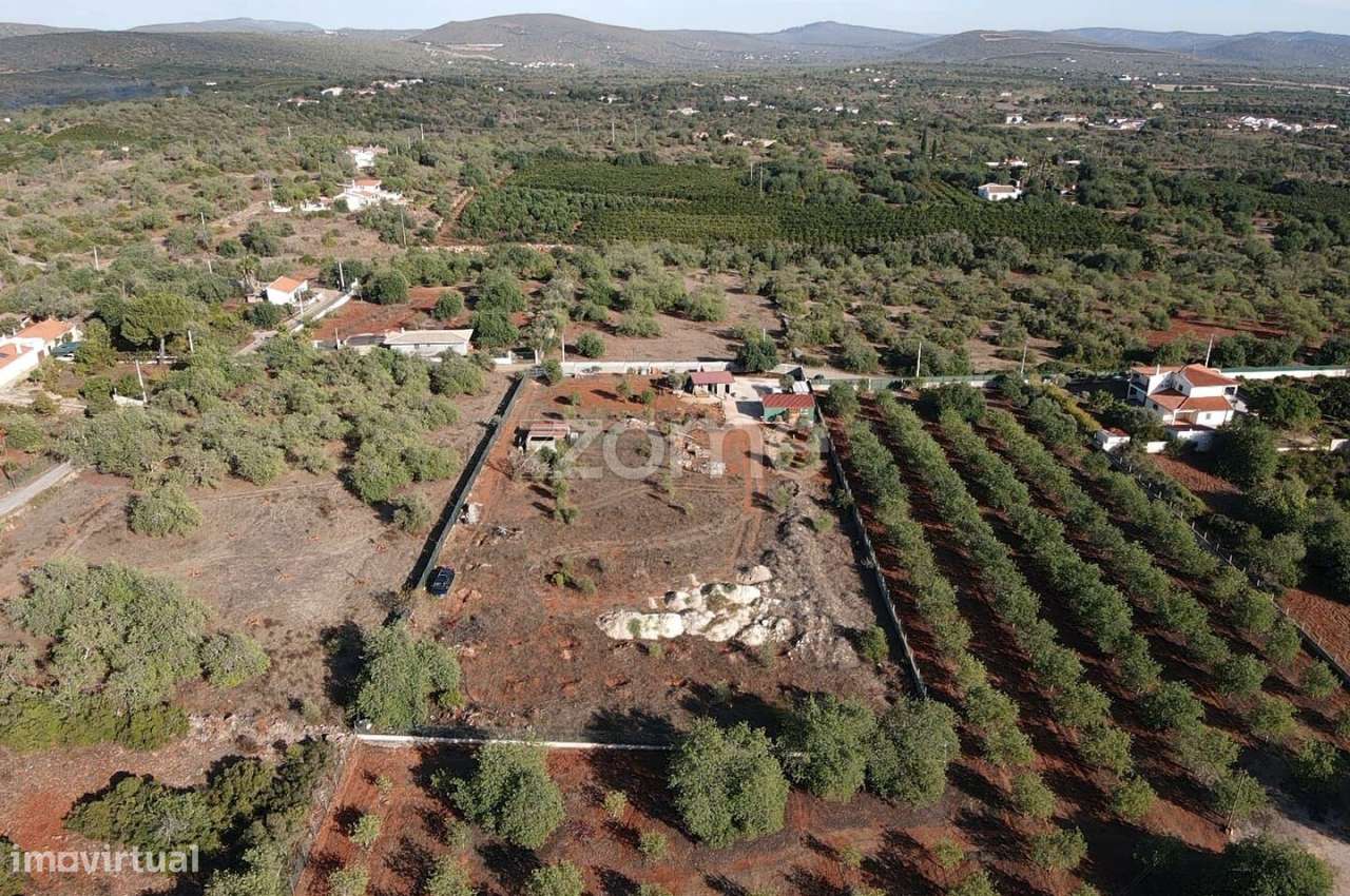 Terreno em Paderne vedado c/ 6.320m2, c/Furo e Casa de Apoio - Grande imagem: 3/41