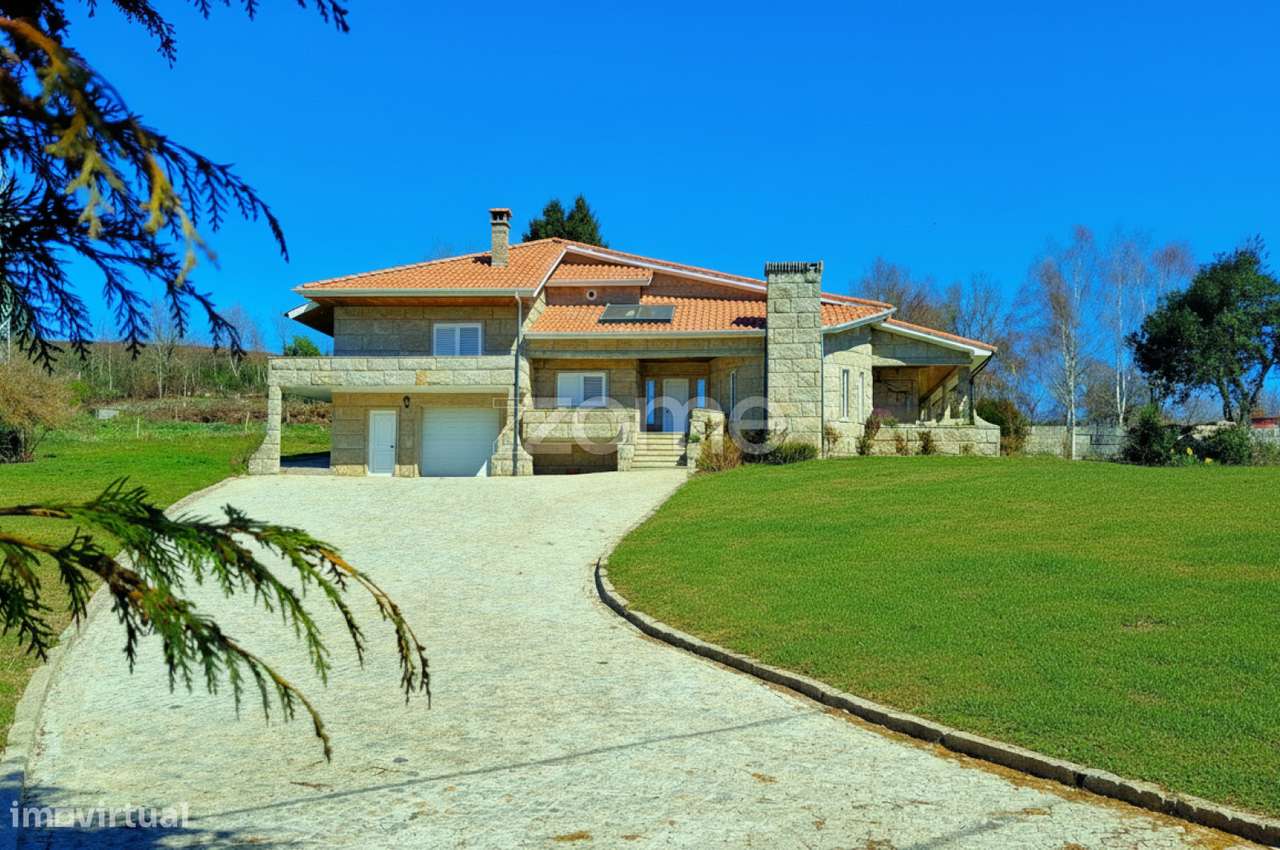 Moradia Em Pedra T4 Com Terreno No Barracao Montalegre