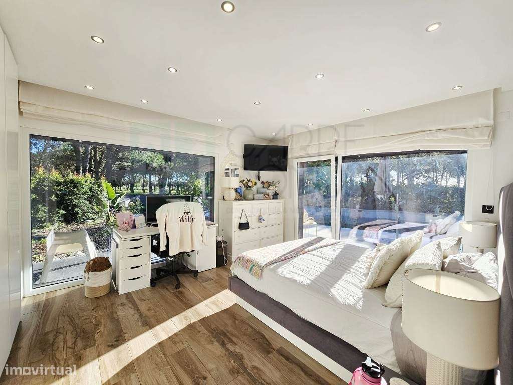 Magnifica moradia T4 com piscina na Urbanização Aroeira, em Santo E...-50