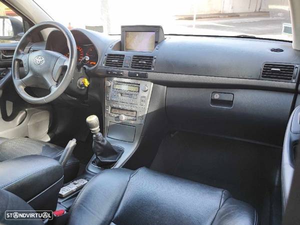 Toyota Avensis SD 2.2 D-CAT Sol+GPS - 33