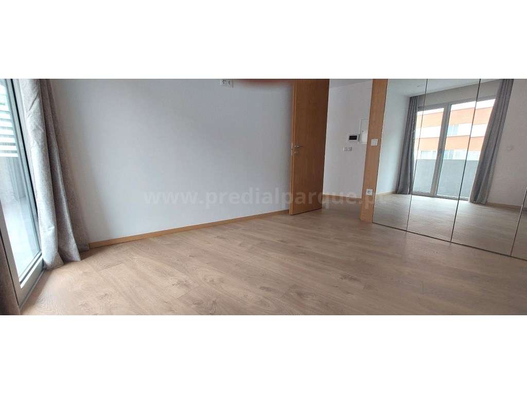 Apartamento T2 com 2 lugares de garagem, Bessa - Grande imagem: 3/20