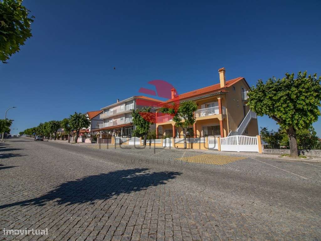 MORADIA V5 C/ LOJA COMERCIAL E GARAGEM - Grande imagem: 5/32