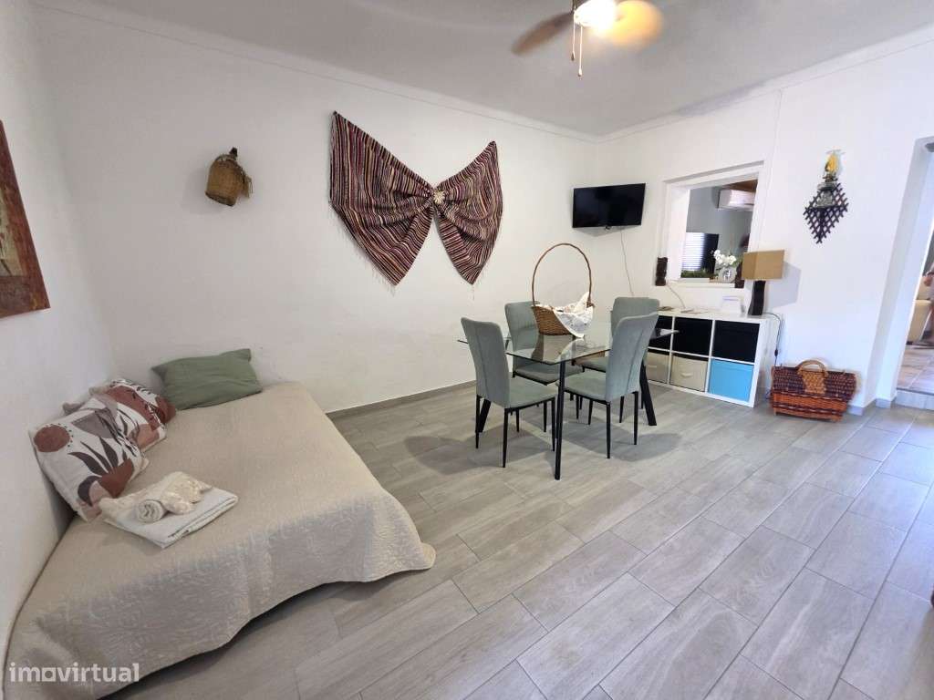 Moradia T2 com piscina, muito perto da Praia da Amieira-4