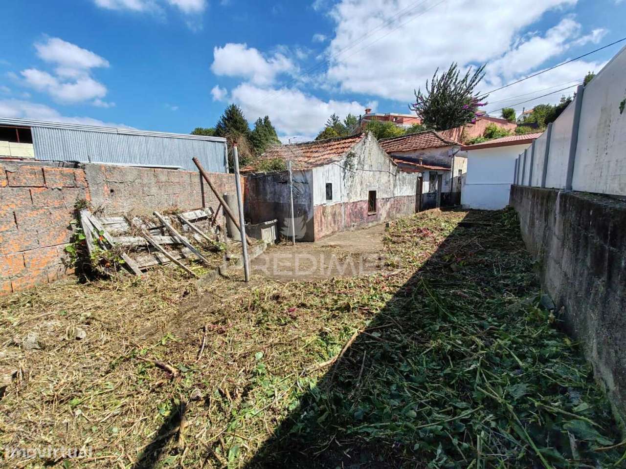 Moradia para Restauro em Vilar do Paraíso – Oportunidade Única! - Grande imagem: 4/9