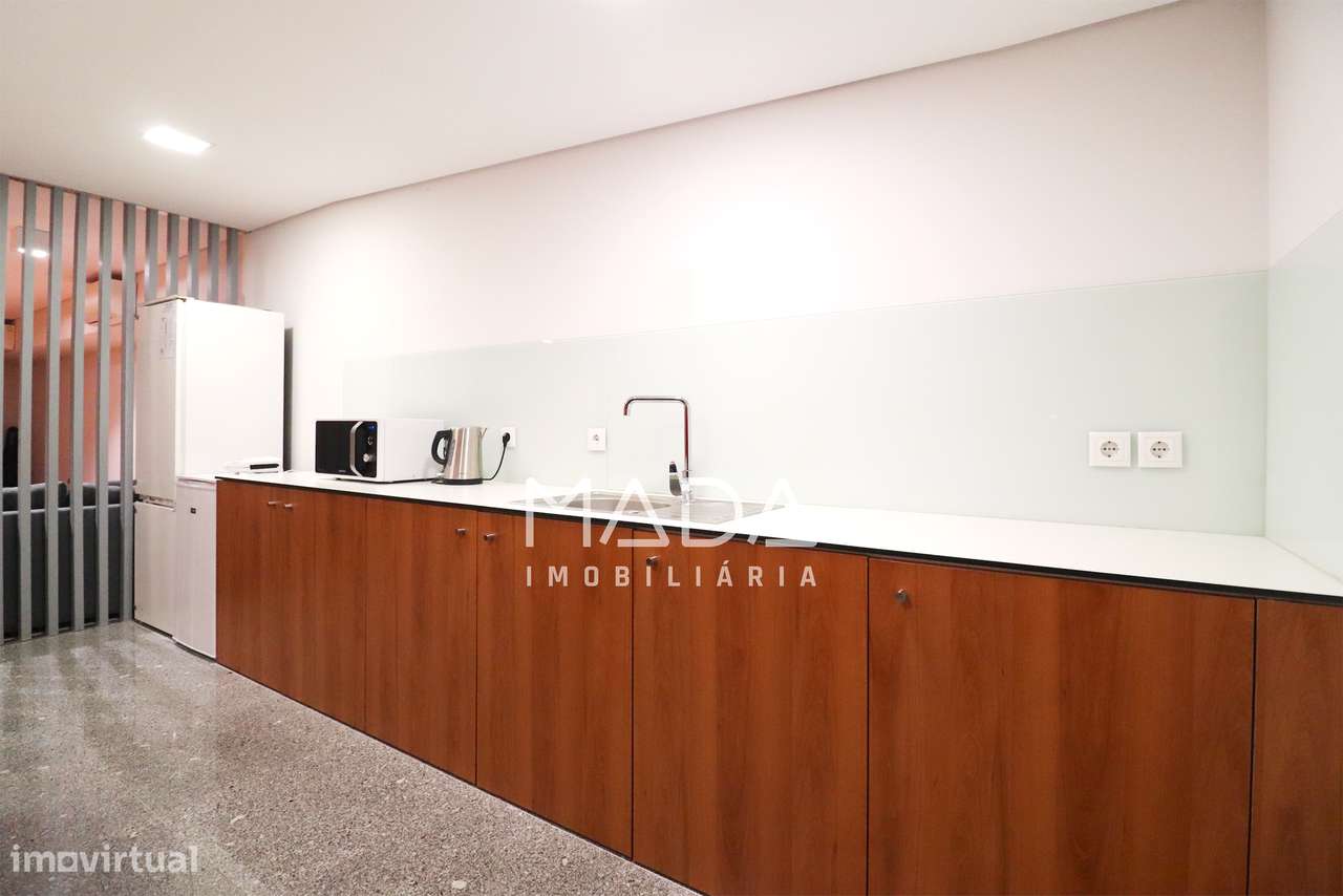 Escritório c/garagem (12 carros) na Av. da República em V.N. de Gaia-24