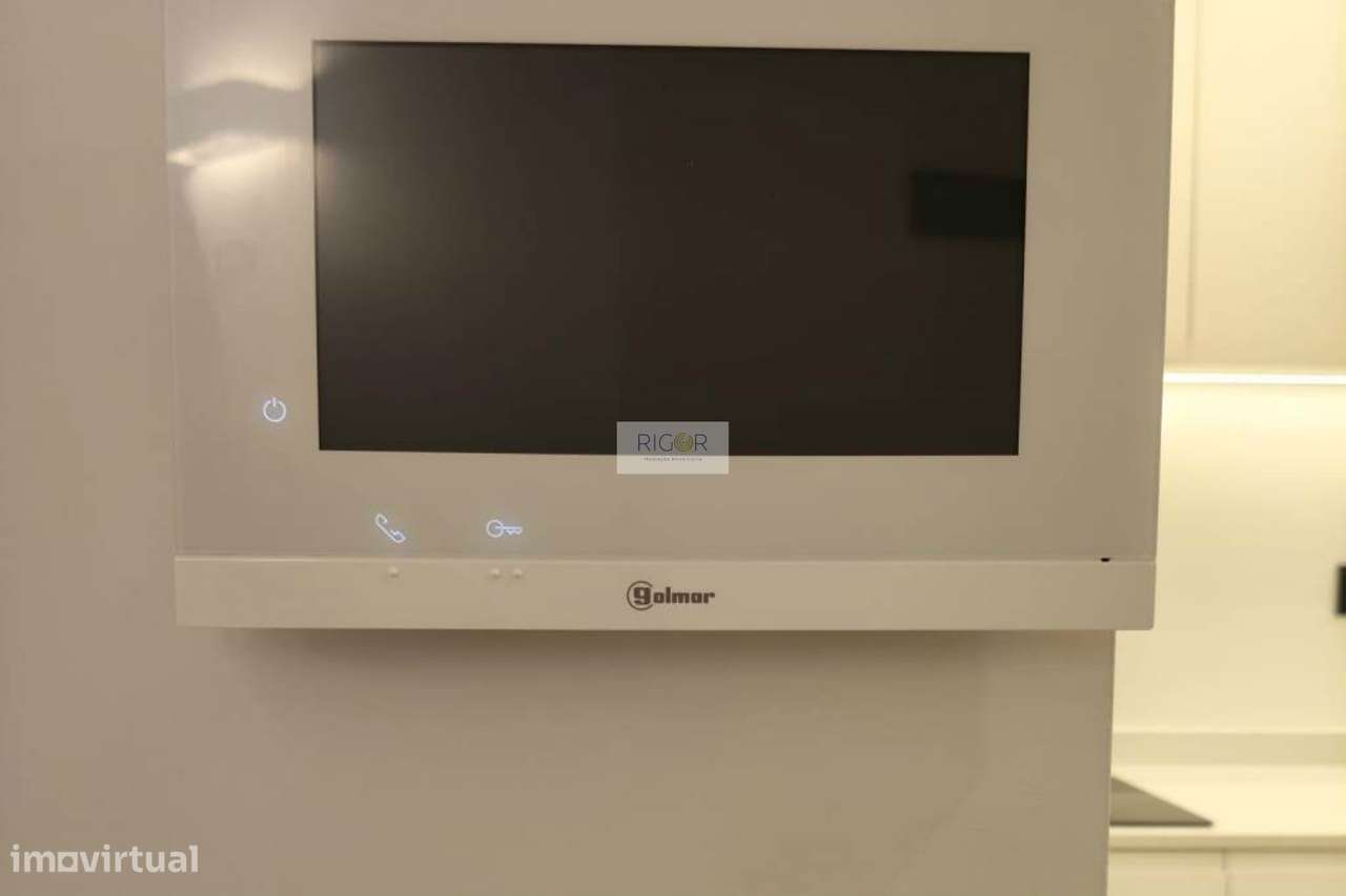 Apartamento T3 em Matosinhos, junto ao metro, pronto a habitar.-25