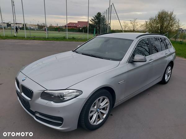 BMW Seria 5 525d Touring - 6