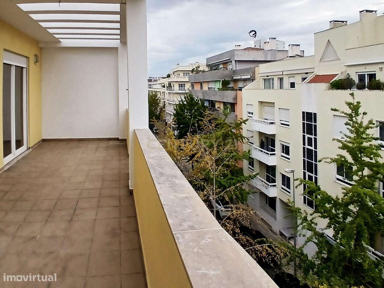 T2 com dois terraços e vista desafogada — Parque das Nações Sul - Grande imagem: 4/37