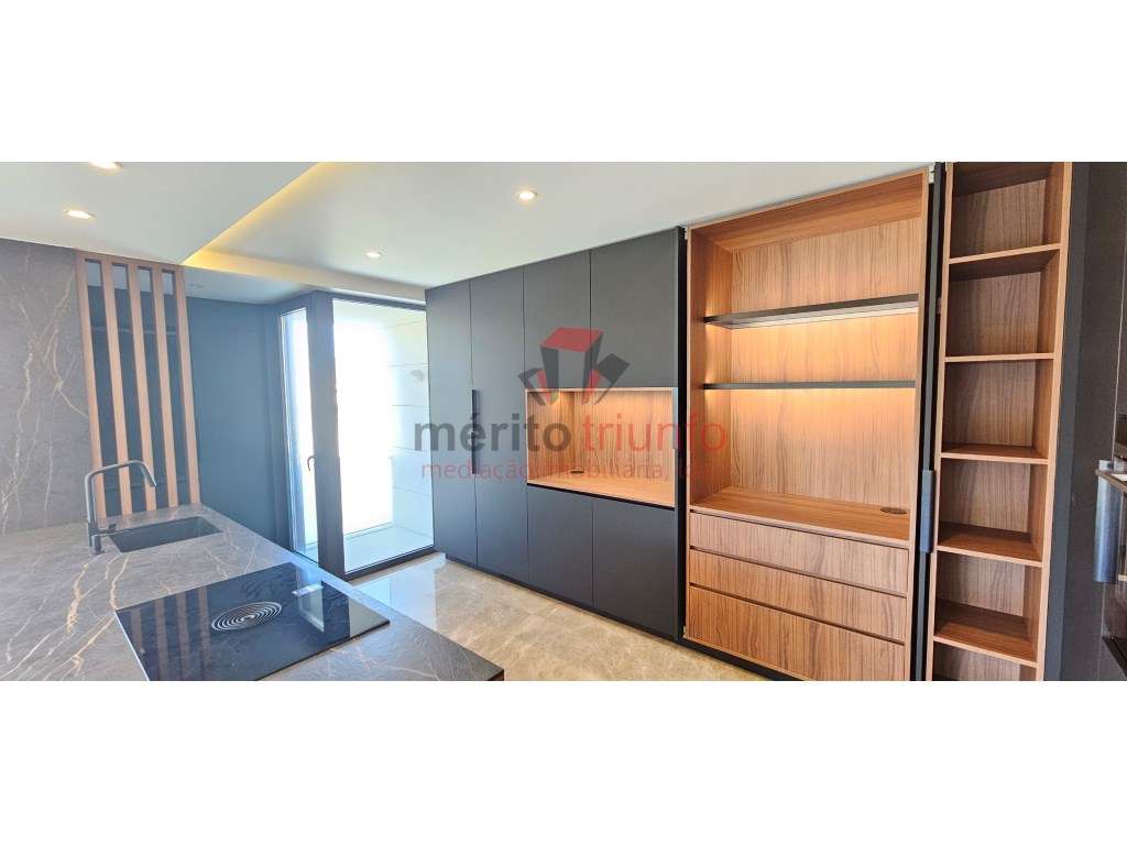 *Oferta de Escritura e Registo - Apartamento T4 de LUXO junto à Pra... - Grande imagem: 4/52