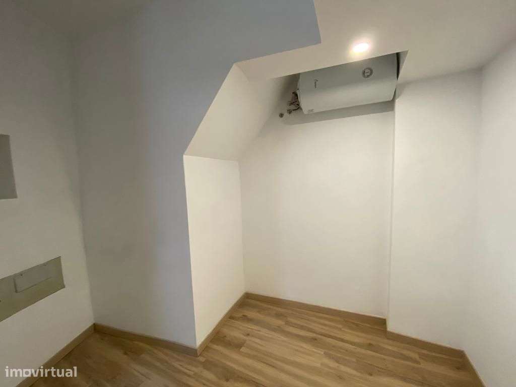 Arrenda T1 Alfama - Grande imagem: 4/11