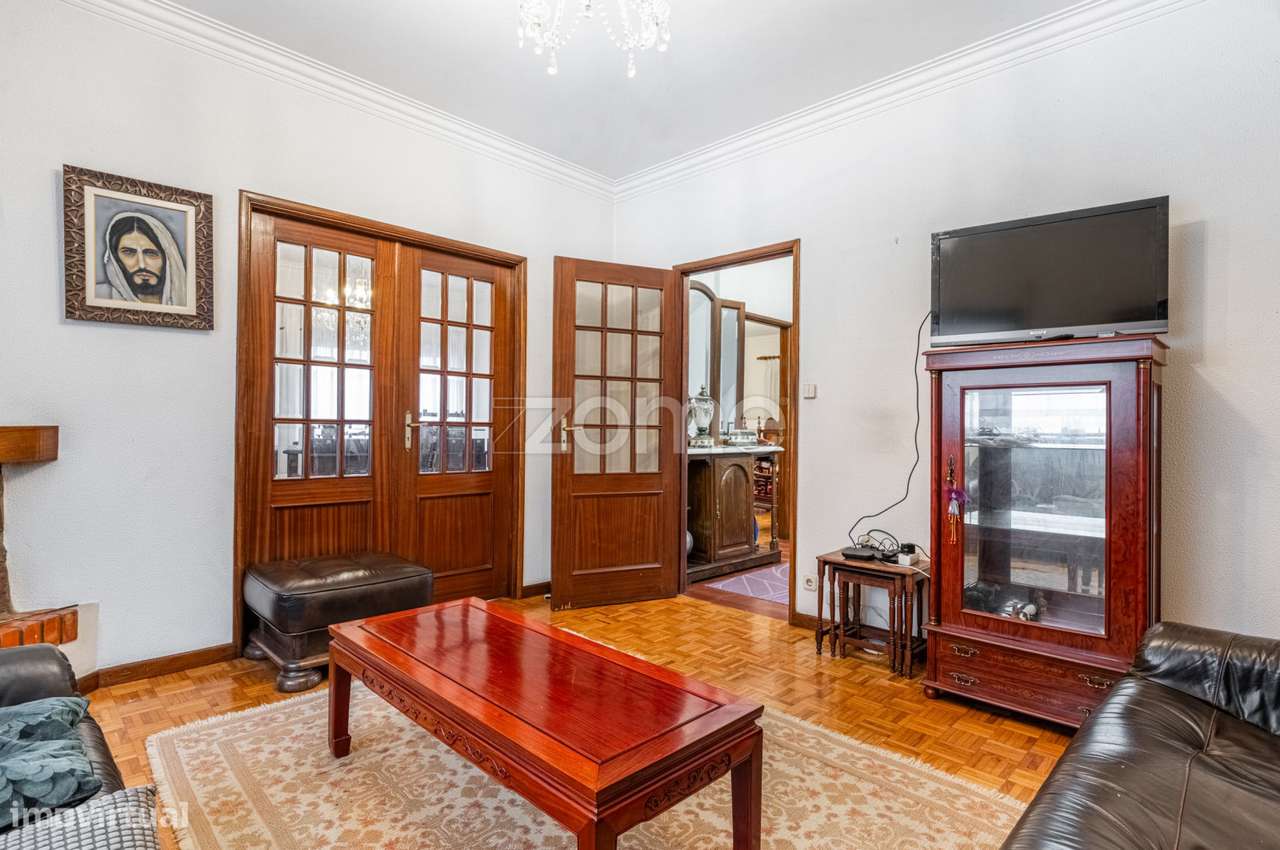 Moradia T4 com Suíte em Nogueira-7