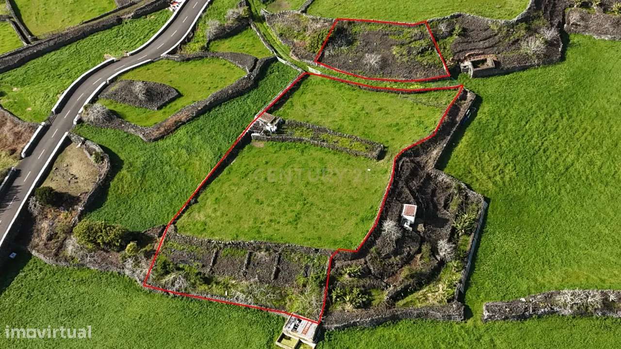 Terreno com Vista Mar e com possibilidade de construir uma adega-5