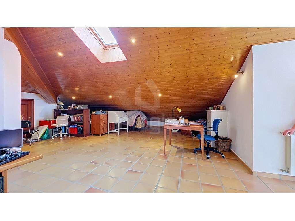 Moradia T4 isolada, usada, Encarnação - Mafra-33