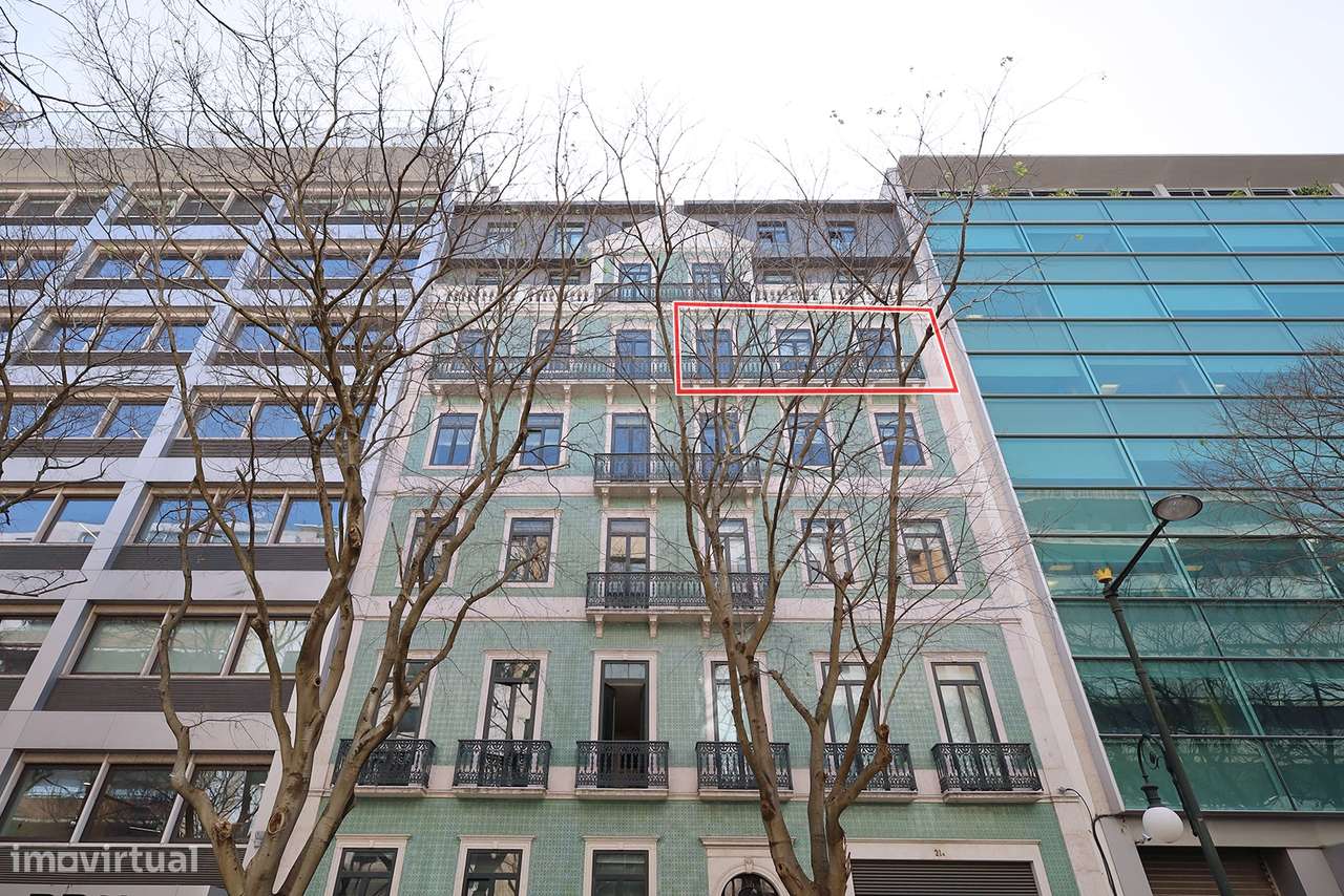 Apartamento T2 - Junto à Av. Liberdade - Totalmente Mobilado - Garagem-33