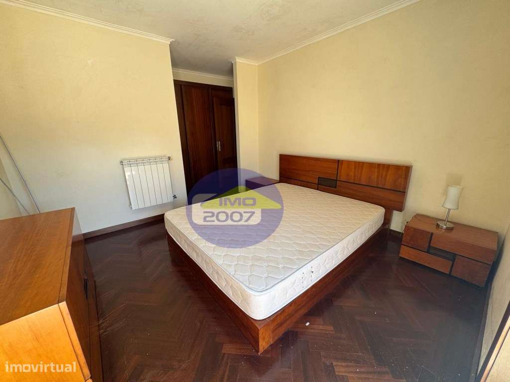 Apartamento T3 com terraço em Paços de Brandão-24