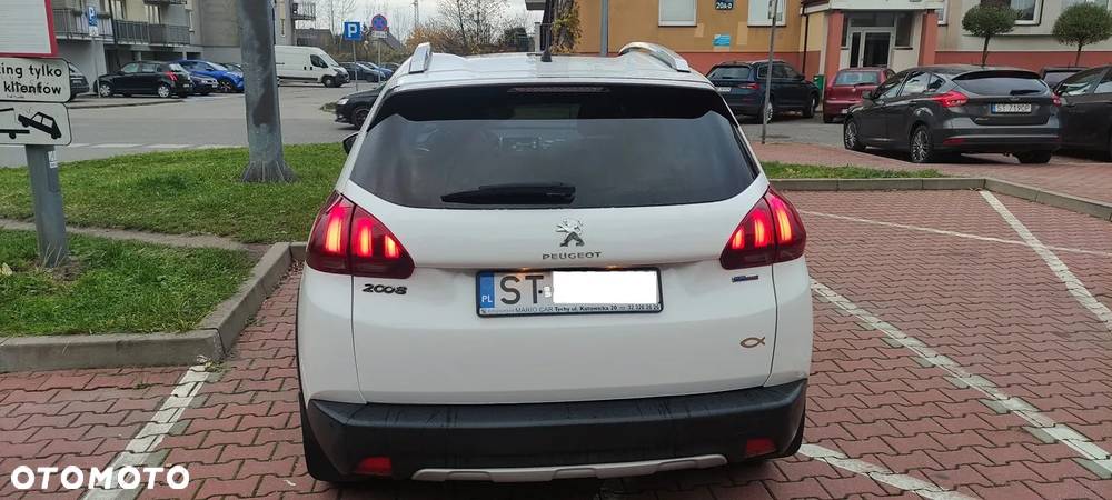 Peugeot 2008 1.2 Pure Tech GPF Allure S&S - 3