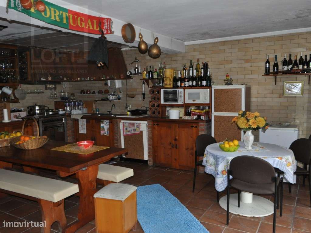 Moradia V4 em Candoso S.Santiago e Mascotelos-35