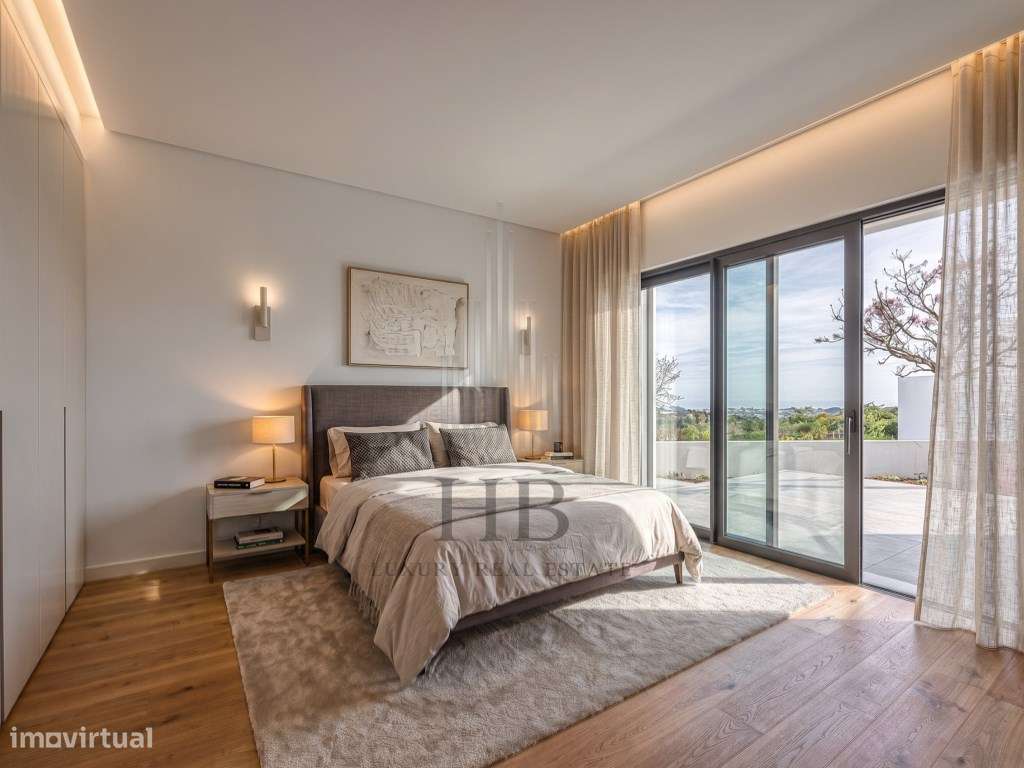 Moradia T4 de Luxo com Piscina Privativa e Jardim | Mafra-27
