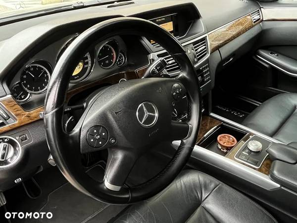 Mercedes-Benz Klasa E 200 T BlueTEC 7G-TRONIC Avantgarde - 23