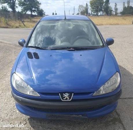 Dezmembrez Peugeot 206 1.4 HDI 2004 - 1