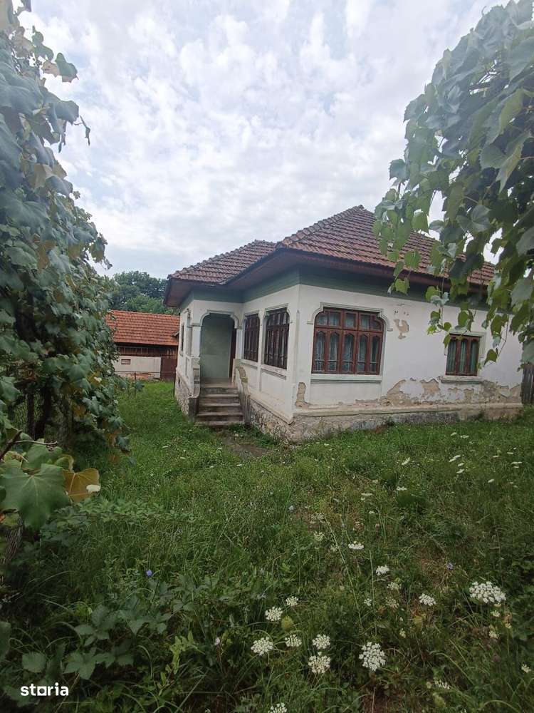 Casa cu teren Polovragi - Imagine principală: 1/12