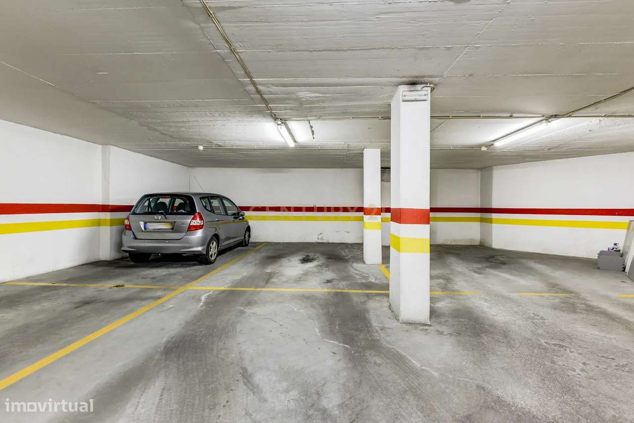 T3 153 m² com varanda | Garagem + 1 lugar de estacionamento | Lumiar |-22