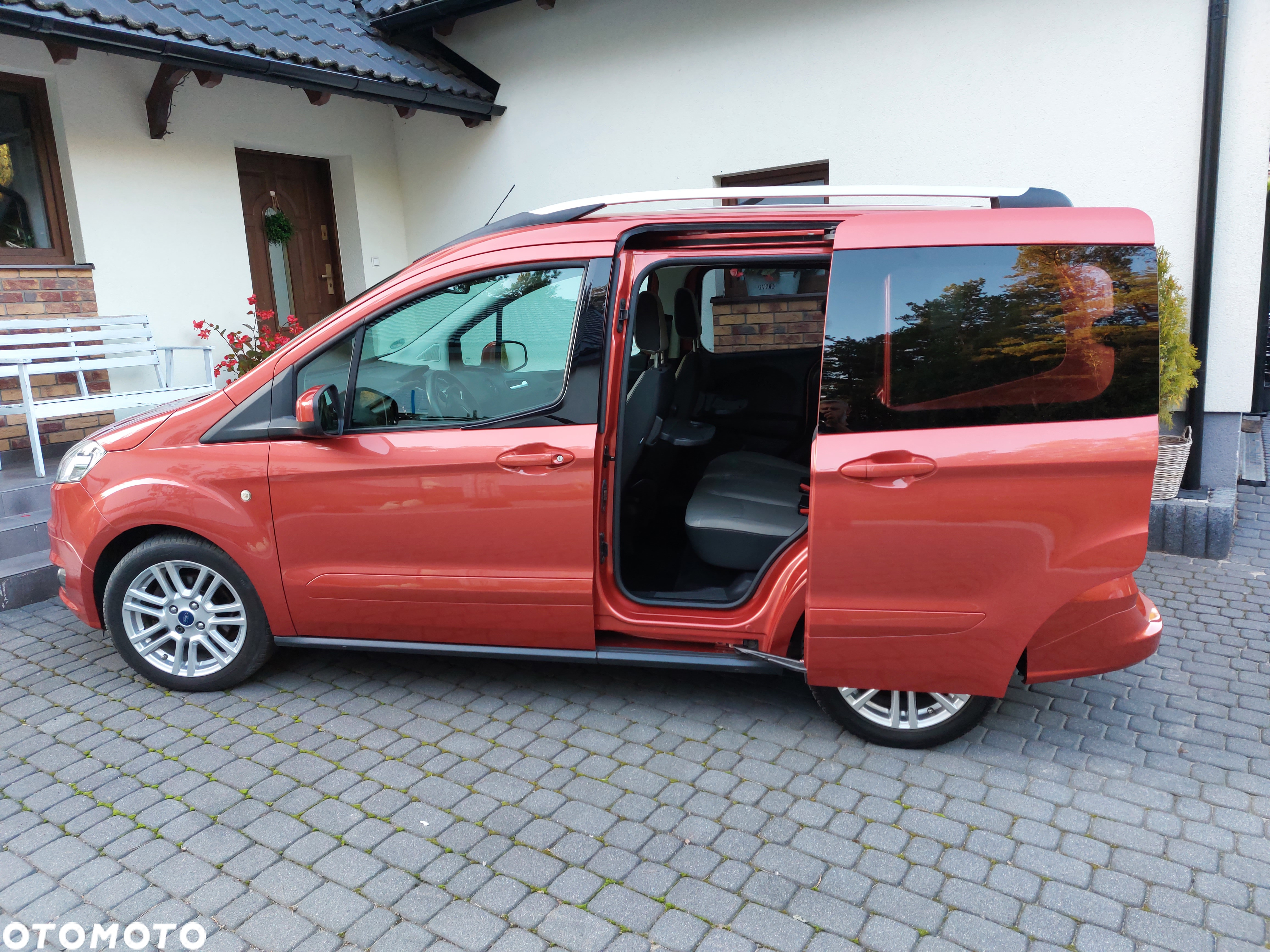 Ford Tourneo Courier 1.0 EcoBoost Titanium - 31