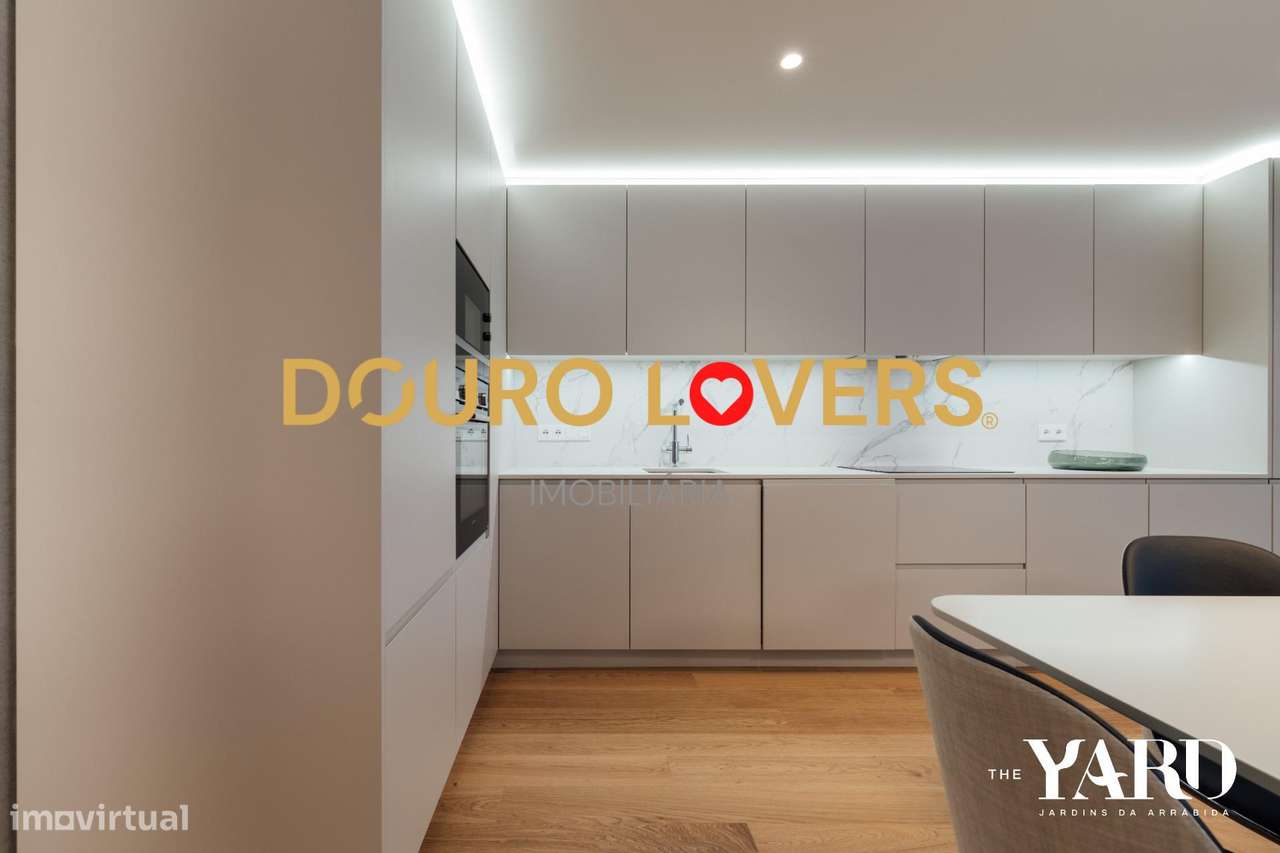 APARTAMENTO T4 | VARANDA | JARDINS D'ARRÁBIDA-8