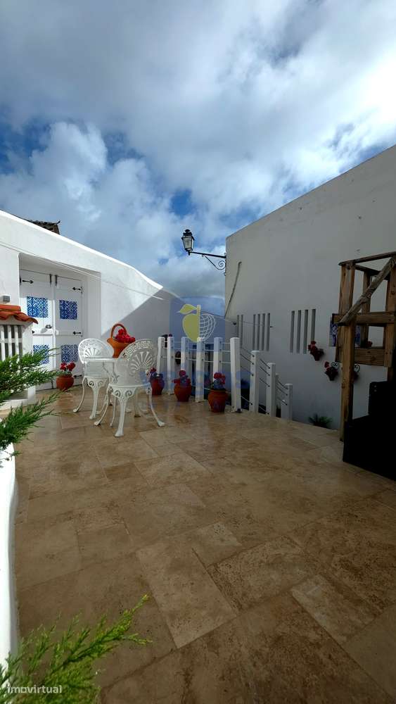 Moradia T1 renovada dentro das muralhas de Óbidos, com terraço, jardim-12