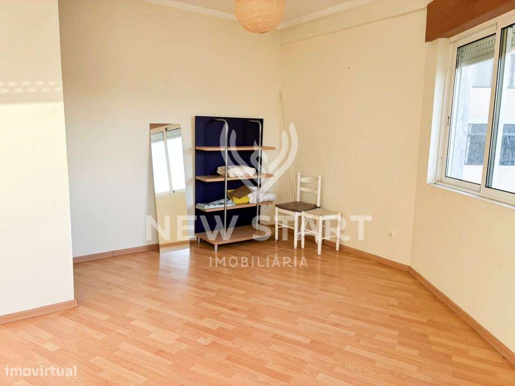 Apartamento T2 renovado no Centro de Faro - Grande imagem: 2/18