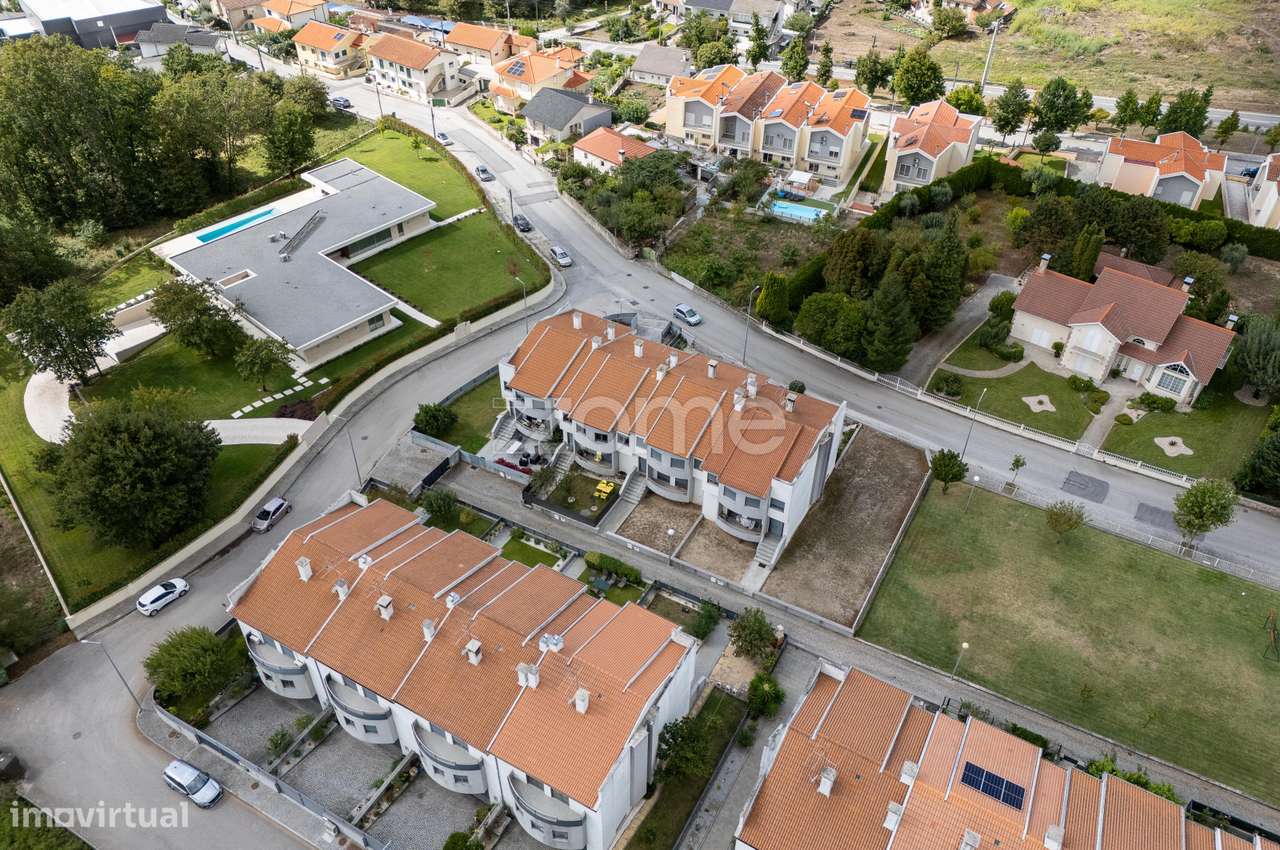 Moradia T4 condomínio Quinta do Marruás em Mundão - Grande imagem: 1/31