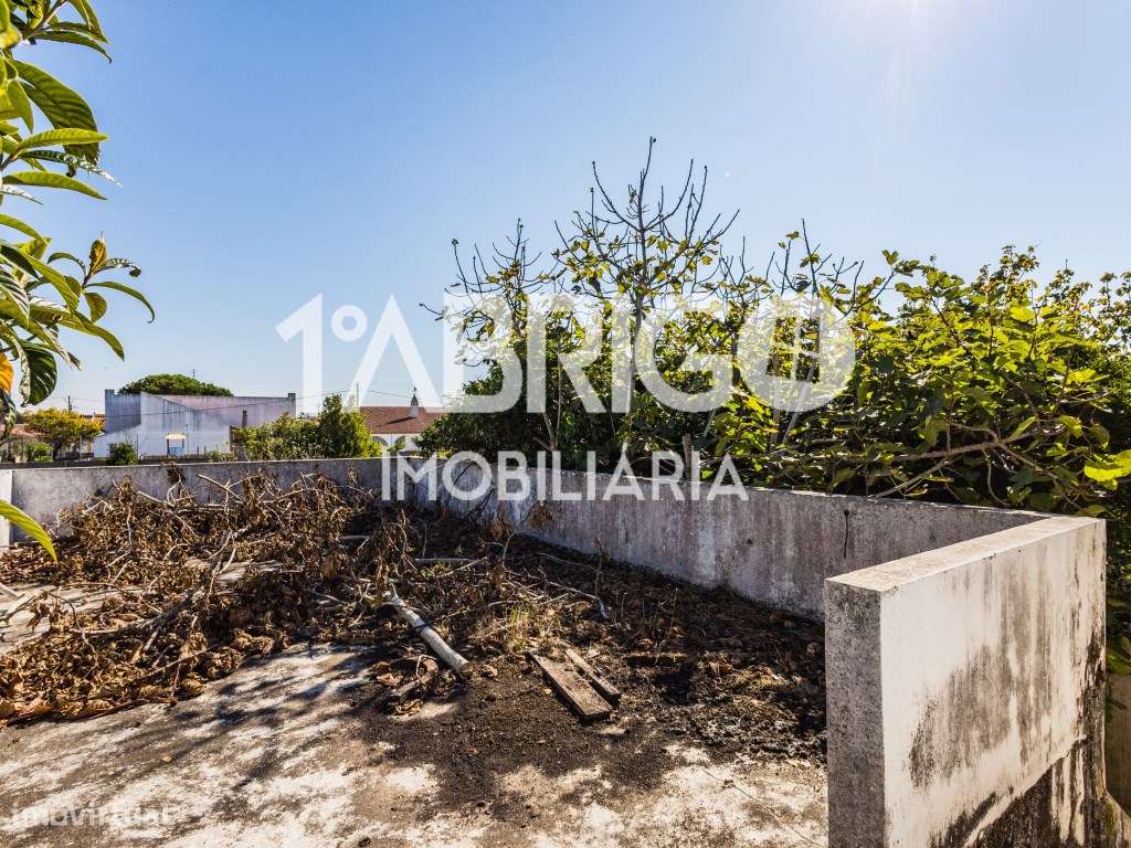 Moradia T4, perto do centro da cidade da Marinha Grande-19