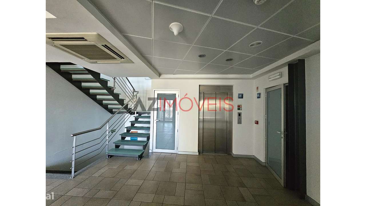 VENDE-SE ARMAZÉM EM AUTOGUIA, OURÉM-31