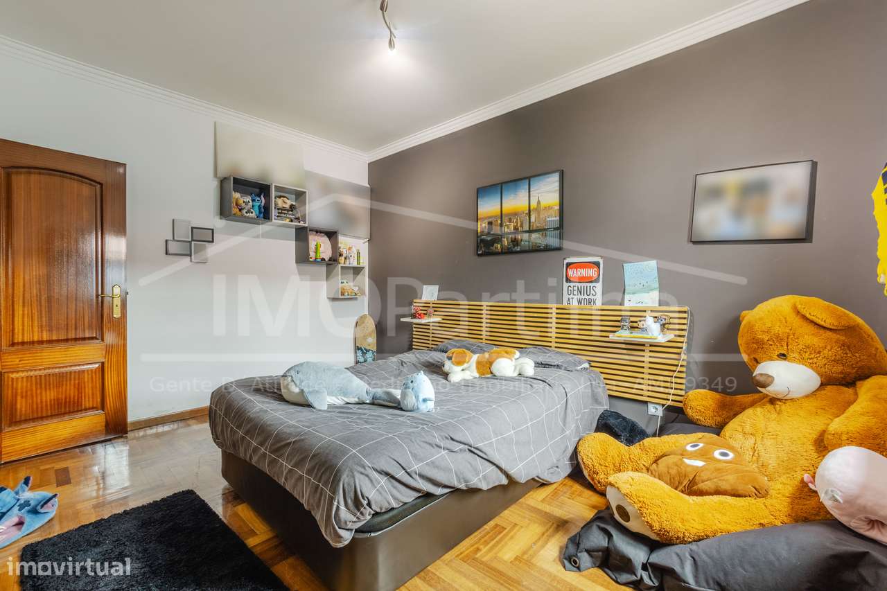 Moradia T5 Isolada com Potencial | 197 m² | São Domingos Rana-20