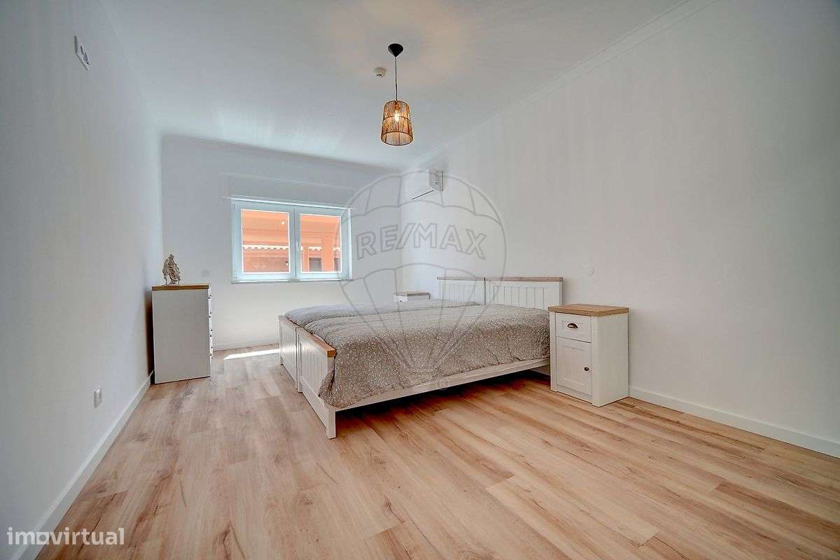 Moradia T6 para venda-8