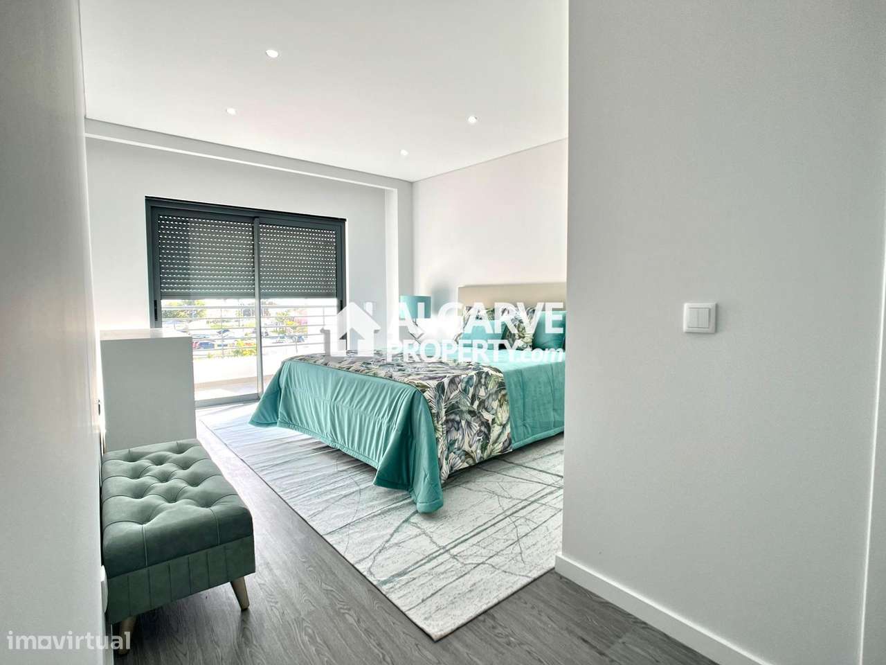 Apartamentos T3 em condomínio de arquitetura moderna com jardim perto-16