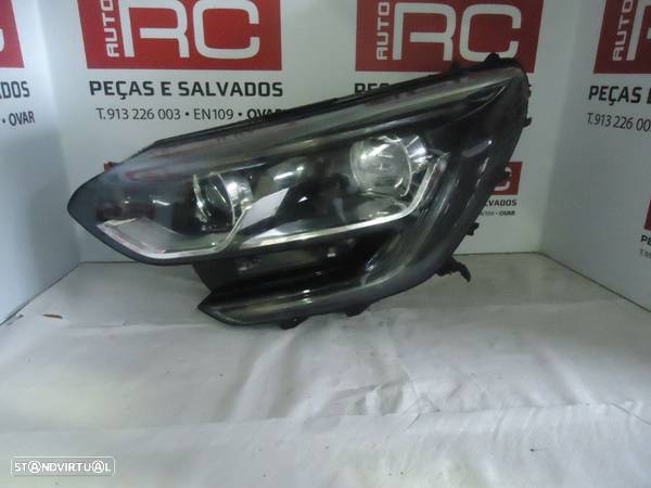 Farol Renault Megane IV - 2