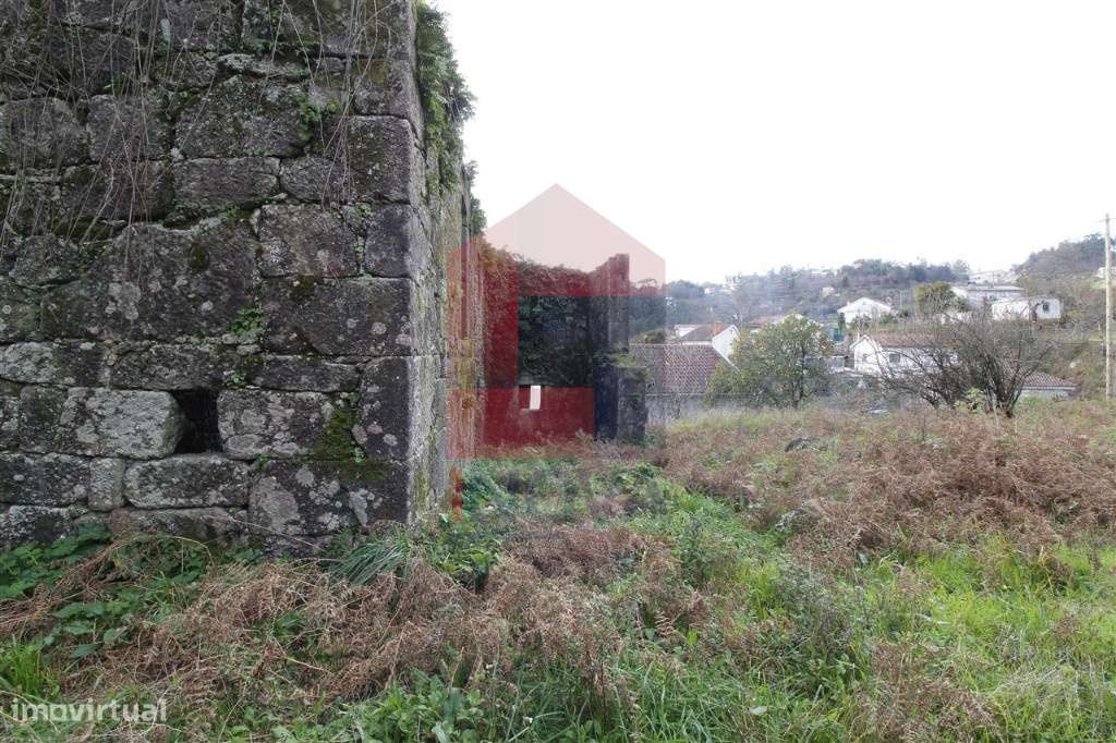 Moradia para restauro, Atães - Grande imagem: 3/22