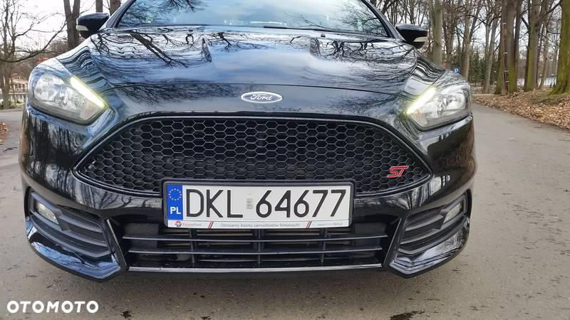 Ford Focus 2.0 EcoBoost ST - 11