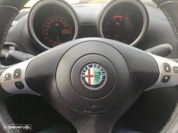 Alfa Romeo 156 1.9 JTD 16V Distinctive - 28