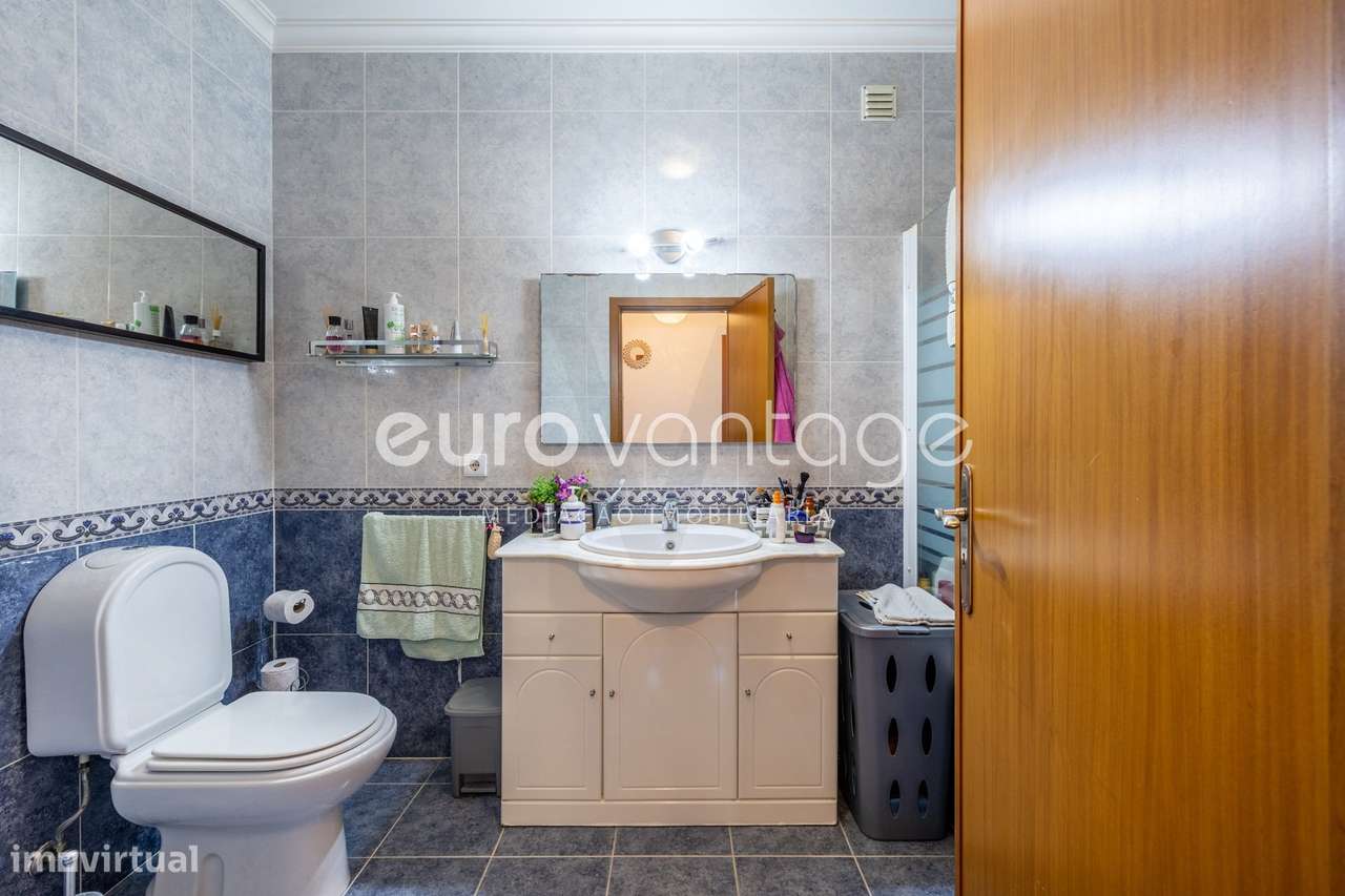 Apartamento T2 na Urbanização de São Romão-18