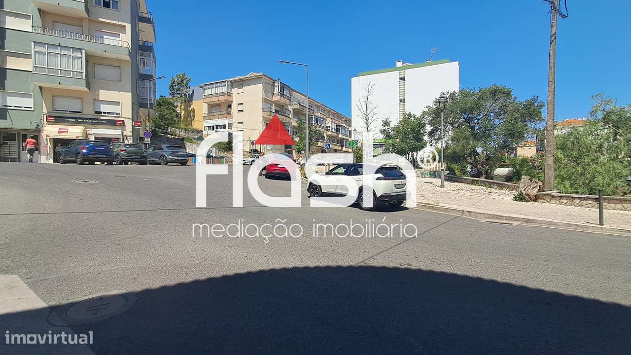 Apartamento T4 nas Mercês-33