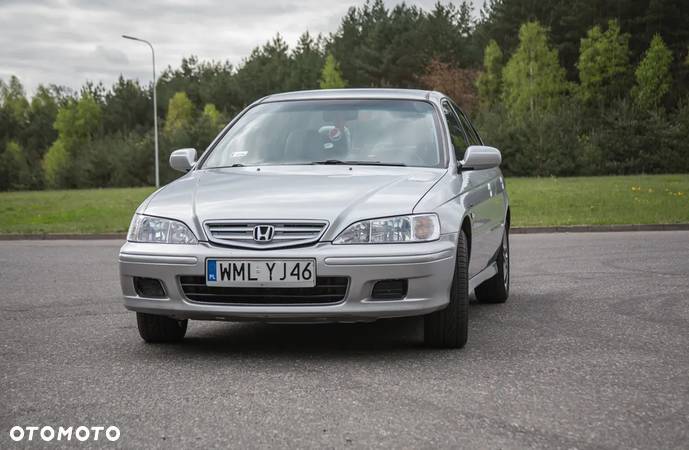 Honda Accord 1.8i S - 5