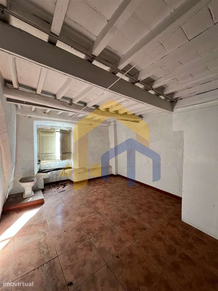 Prédio T5,  zona histórica de Estremoz, junto à Pousada Rainha Santa I-9