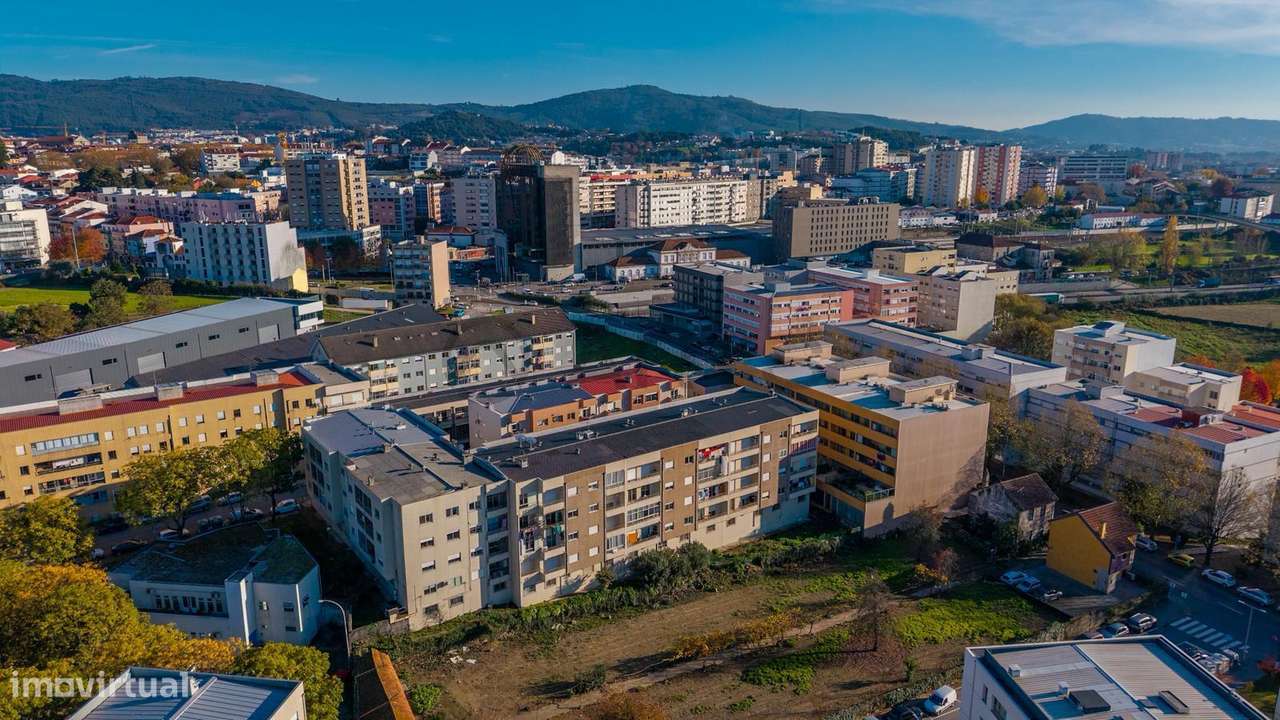 Excelente apartamento T3 remodelado  — Travessa Cónego Manuel Faria... - Grande imagem: 4/29