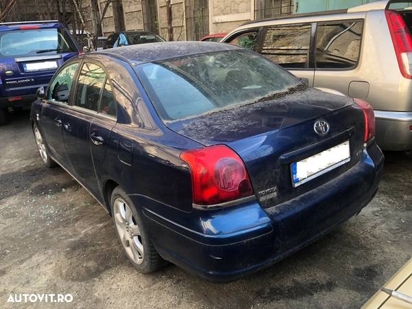 Dezmembrez Toyota Avensis 2003 2.0 albastru - 7