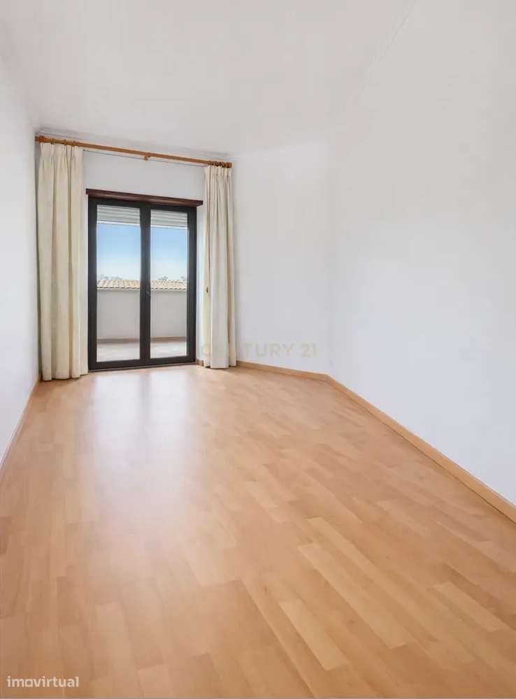 T2 Espaçoso com Varandas e Vista Mar – Quinta das Palmeiras, Oeiras - Grande imagem: 3/14