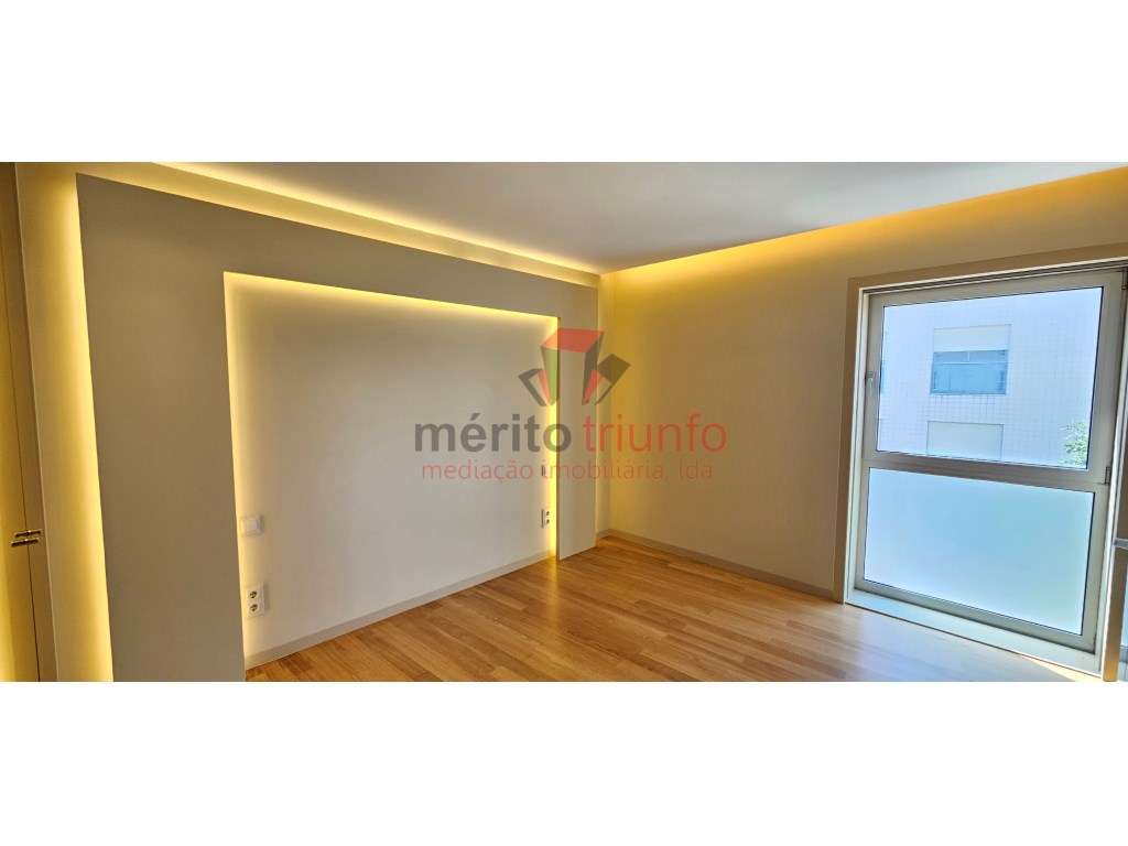 *Oferta de Escritura e Registo - Apartamento T4 de LUXO junto à Pra...-42